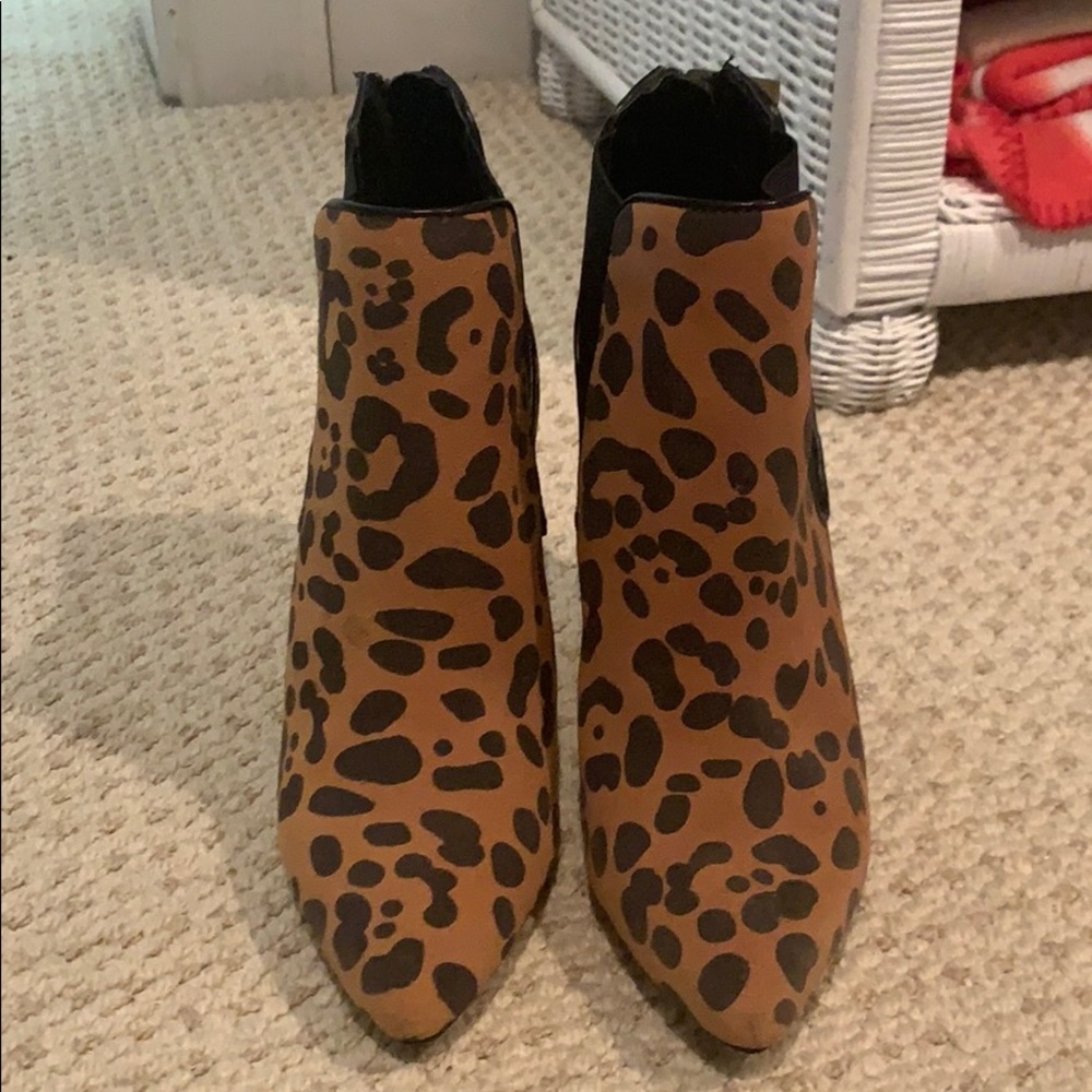 Dolce Vita Cheetah Print booties